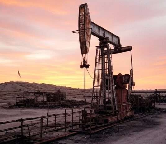 „Drill, Baby, Drill“ – und dann kam der Dämpfer Ölförderung_Ölturm_verlassen_Illustration