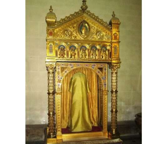 Argenteuil: Die Heilige Tunika wird wieder gezeigt Ste_Tunique_Wikipedia