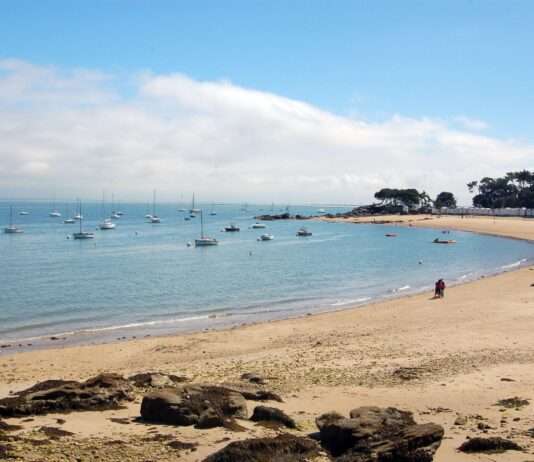Zwischen Polynesien und Pedalkraft – Sportliche Abenteuer in der Vendée Strand_von_Noirmoutier-en-l'Île