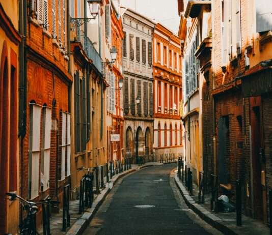 Toulouse und das bröckelnde Erbe: Wenn Wohnen zur Gefahr wird Toulouse