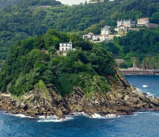 Ostern im Baskenland: Zwischen Feuerritualen und Fischerdörfern San_Sebastian