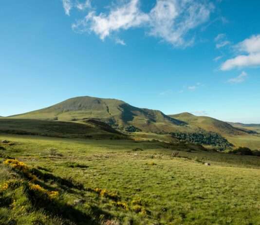 Ostern in der Auvergne – Vulkanische Landschaften, stille Dörfer und kulinarische Überraschungen Auvergne