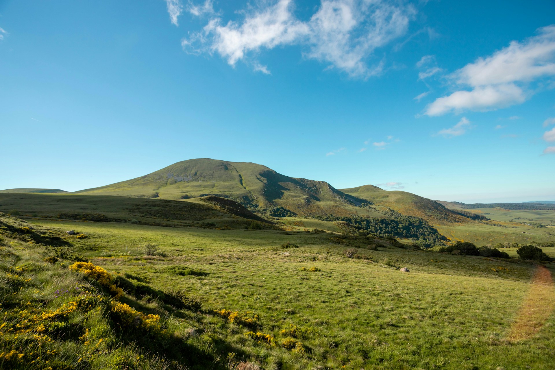 Ostern in der Auvergne – Vulkanische Landschaften, stille Dörfer und kulinarische Überraschungen