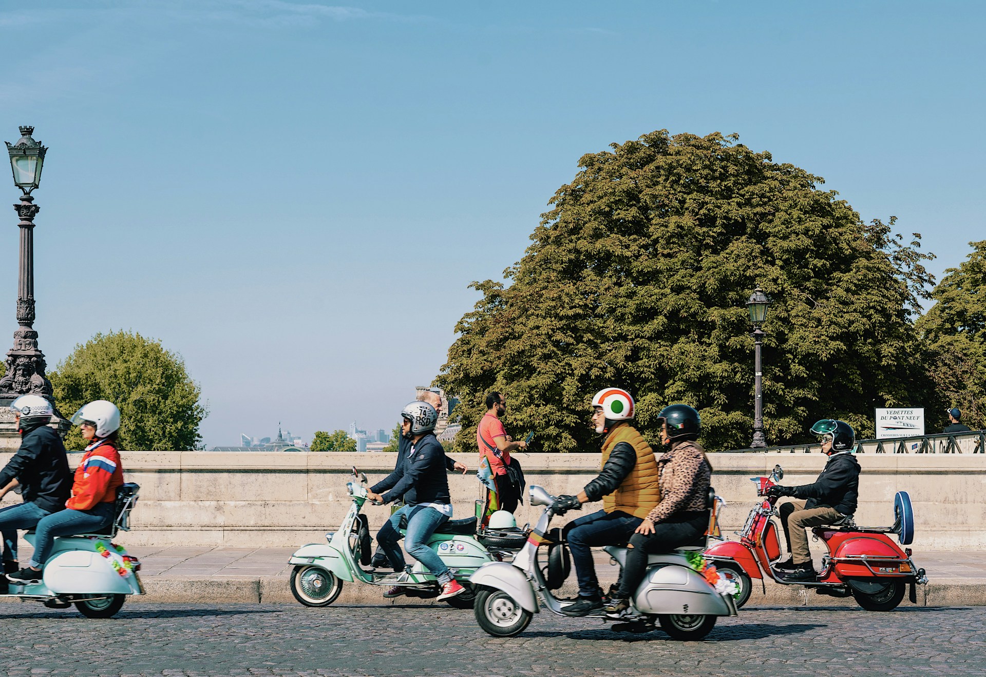 Mit der Mobylette durch Frankreich: Vintage-Roller erobern den Tourismus