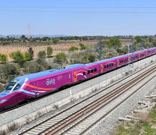 Spanien im Ausnahmezustand: Stromausfälle, Sabotage, Fluten – Verkehrschaos nimmt kein Ende AVLO_Hochgeschwindigkeitszug_Spanien_Wikipedia