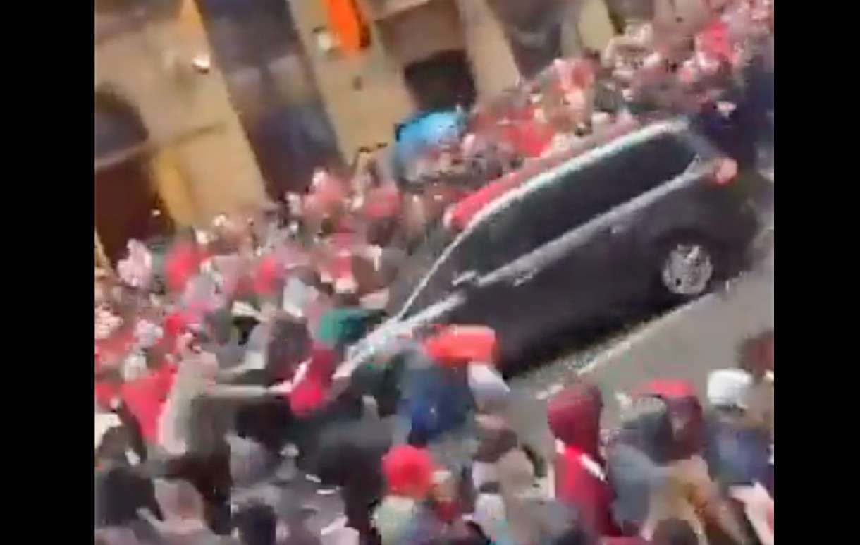 Verhängnisvolle Parade in Liverpool – Auto rast in Menschenmenge und verletzt 47