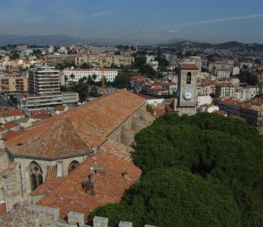 Le Suquet: Wo Cannes sein wahres Gesicht zeigt Cannes_le_Suquet_Wikipedia