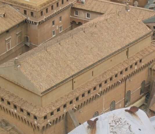 Neuer Papst gesucht: Im Vatikan begann heute eine richtungsweisende Wahl im Konklave Cappella_Sistina_2005_Wikipedia