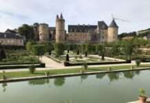 Aveyron entdecken: Wo Geschichte auf Genuss trifft Château_de_Bournazel_Wikipedia