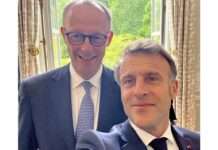Merz und Macron: Neustart unterm Eiffelturm Emmanuel_Macron_Friedrich_Merz_Selfie_ScreenX