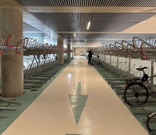 Lyon baut für Radfahrer: Die größte Vélostation Frankreichs eröffnet an der Part-Dieu Fahrrad_Parkhaus_Lyon