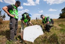 MH17 – Ein tiefer Schnitt in der Weltordnung Investigation_of_the_crash_site_of_MH-17