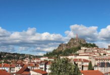 Le Puy-en-Velay: Wo der Jakobsweg beginnt und die Seele zur Ruhe kommt Le-Puy-en-Velay_Wikipedia