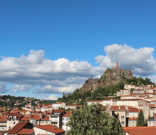 Le Puy-en-Velay: Wo der Jakobsweg beginnt und die Seele zur Ruhe kommt Le-Puy-en-Velay_Wikipedia