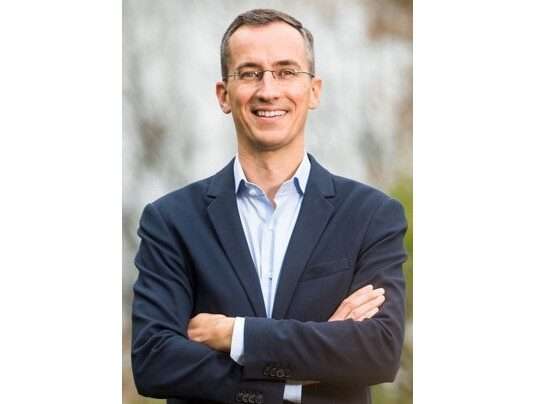 Versteckspiel eines Milliardärs: Pierre-Édouard Stérin gegen das französische Parlament Pierre-Édouard_Stérin_Wikipedia