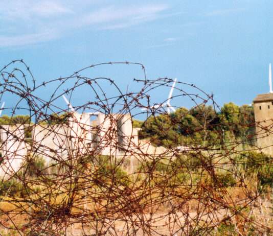 Leere Gräber: Wie der heimliche Leichentransfer aus dem Harkis-Camp Rivesaltes alte Wunden aufreißt RivesaltesCamp_Wikipedia