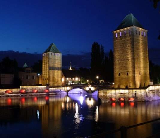 Magische Museumsnacht: Wie Straßburg am 17. Mai zum kulturellen Abenteuerspielplatz wurde Strasbourg_Ponts_couverts_Wikipedia