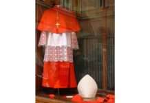 Hinter verschlossenen Türen: Das Geheimnis des Konklaves Vetements_cardinal_Gamarelli_Wikipedia