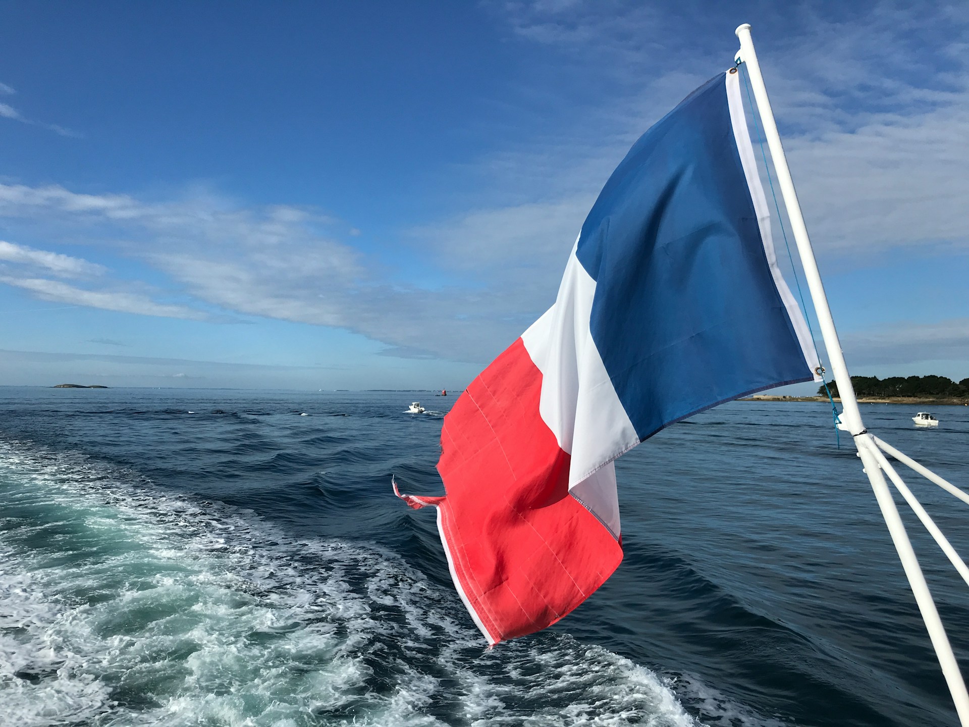 Kurs Richtung Sicherheit: Frankreich startet Kampagne für sicheres Freizeitvergnügen auf dem Wasser