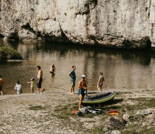 Hitzewelle in Frankreich: Warum das Baden in Flüssen zur tödlichen Falle werden kann Baden_Fluss_Frankreich
