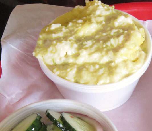 Cucina bianca: Wie die „weiße Küche“ der Alpen das einfache Leben feiert Brous_concombres_et_oignons