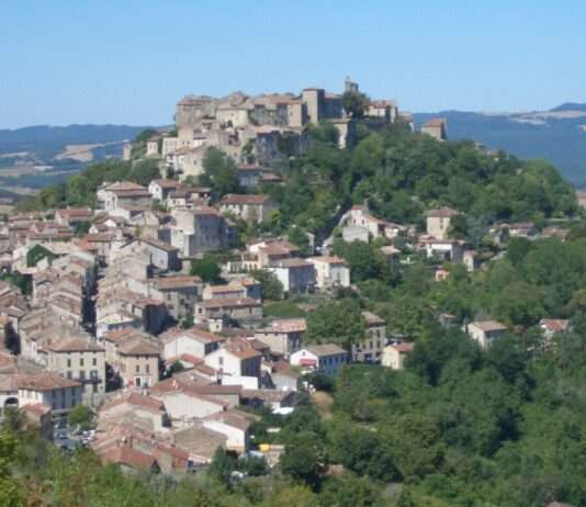 Cordes-sur-Ciel – Wo der Himmel den Boden küsst Cordes_sur_ciel_vue_du_Grain_de_Sel
