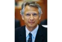 Dominique de Villepin sendet ein Signal Richtung Élysée-Palast Dominique_de_Villepin_2003_Wikipedia