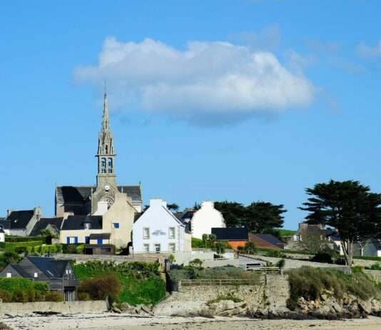 Batz – Die Insel, die sich weigert zu sterben Île_de_Batz_Porz_Kernog_Wikipedia