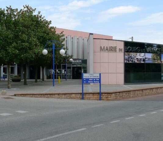 Warum ein geplatzter Hochzeitstermin in Bourg-lès-Valence ganz Frankreich bewegt Mairie_de_Bourg_lès_Valence_Wikipedia