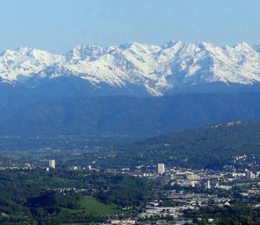Schock in Chambéry: Antisemitische Schmierereien erschüttern die Stadt Panorama_Chambéry_Wikipedia