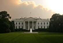 Kommentar: Wenn der Rauch bis nach Washington zieht – wie viele Beweise braucht ihr noch? Rauch_Weisses_Haus_Illustration