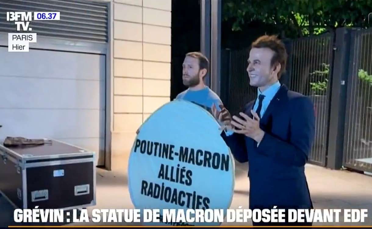 Macrons Wachsfigur „entführt“: Greenpeace protestiert gegen Frankreichs Russland-Deals