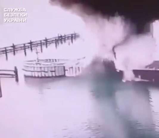 Explosion am Kertsch: Wie die Ukraine Russlands Symbolbrücke ins Wanken bringt Ukraine_Krim_Kertsch-Brücke_ScreenX