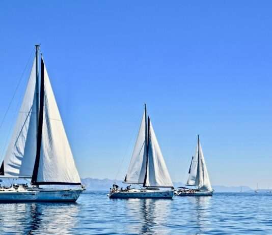 Segel setzen gegen die Krankheit: Wie das Hôpital Necker Kinder aufs Meer schickt Segeln_Therapie