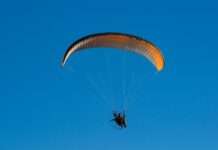 Tragisches Unglück in der Moselle: Pilot stirbt bei Absturz eines Motorfluggeräts Paramotoring