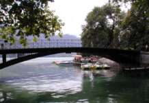 Annecy am Limit: Wie das „Venedig der Alpen“ unter seinem eigenen Ruhm leidet Annecy_-_Pont_des_Amours