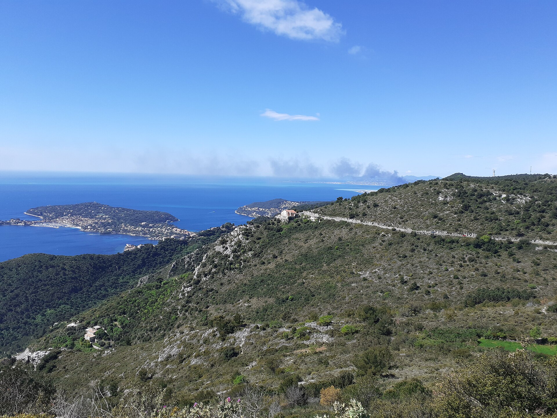 Die Drei Corniches: Wo sich die Seele der Côte d’Azur offenbart