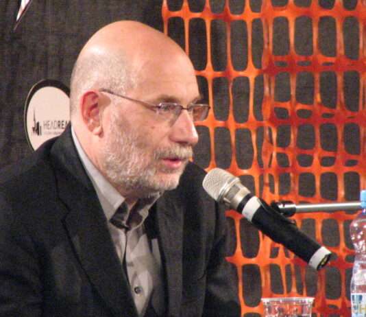 Russland verurteilt Boris Akunin in Abwesenheit: Der lange Arm des Kremls Boris_Akunin_Wikipedia