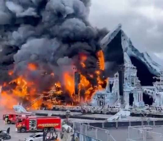 Flammen auf dem Dancefloor: Tomorrowland kämpft sich durch ein Branddrama Brand_Tomorrowland_Boom_Belgien_ScreenX