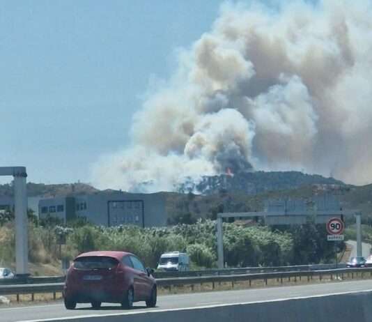 Feuer bei Marseille – Flammen fressen sich durch 30 Hektar, Bewohner in Sicherheit gebracht Brand_bei_Marseille_ScreenX