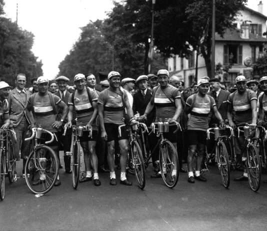 Le Tour de France: Herzschlag einer Nation Équipe_française-Tour_de_France_1932_Wikipedia