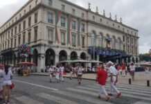 Verkehrte Welt in Weiß und Rot – Wie sich die Fêtes de Bayonne 2025 neu erfinden Fêtes_de_Bayonne_Wikipedia_2018