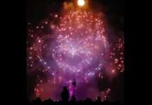 Lichtkunst trifft Klimabotschaft: Paris inszeniert den Nationalfeiertag als ökologische Zukunftsvision Feuerwerk_Drohnenschau_14Juli_ScreenX