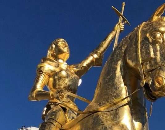 Jeanne d’Arc bleibt: Wie eine Statue zum Symbol politischer Grundsatzfragen wurde Jeanne-d-Arc