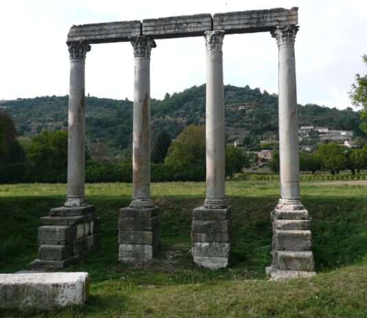 Riez – Wo Lavendelduft, Römergeschichte und Marktschreie verschmelzen Les_colonnes_Riez