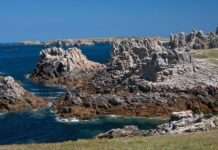 Ouessant – Wo Legenden, Klippen und Salzluft das Herz berühren Ouessant_-_Cote_Nord_Sauvage