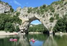 Zwischen Fels und Fluss: Die Gorges de l’Ardèche entdecken Pont_d'Arc_Wikipedia