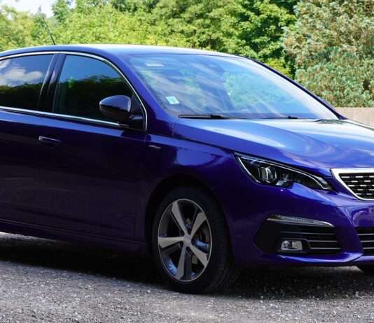 Peugeot 308 im Rückruf: Wenn die hintere Gurtverankerung schwächelt Peugeot_308_Wikipedia