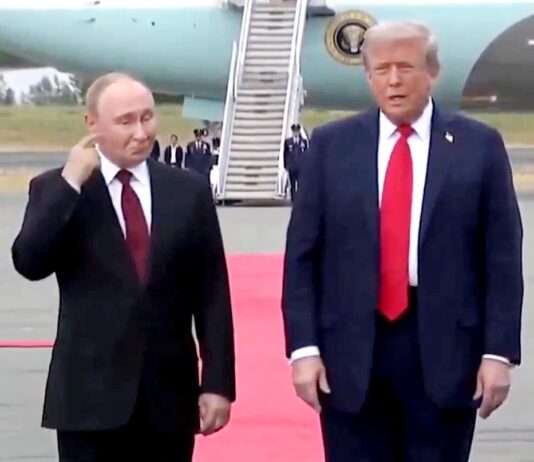 Putin auf dem roten Teppich – aber ohne Zugeständnisse Anchorage_Putin_Trump_ScreenX