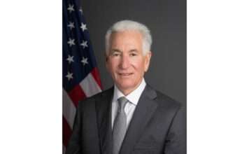 Affront am Quai d’Orsay: Wie ein amerikanischer Botschafter die diplomatischen Spielregeln testet Charles-Kushner_Wikipedia